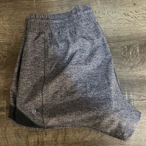 Women’s SZ 14 tall heathered lulu shorts